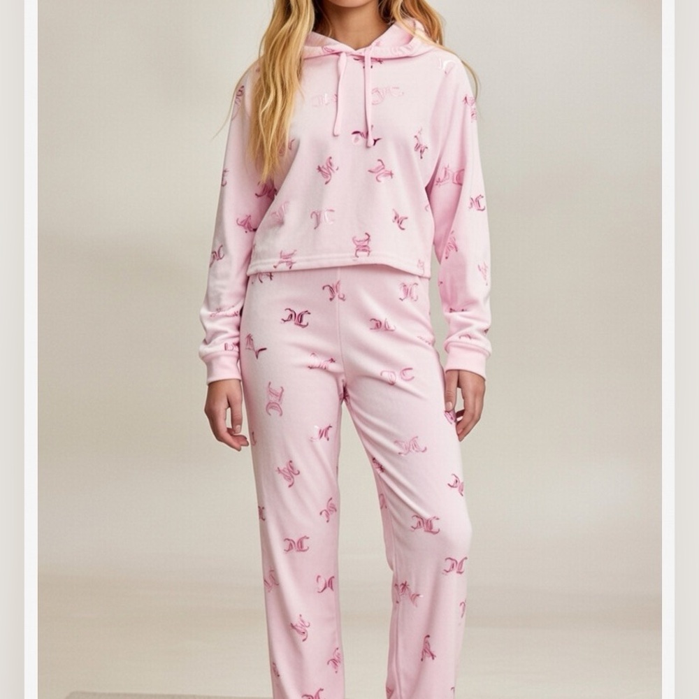 Juicy 🩷Couture  🩷Fuzzy monogram shimmer pink lettering Pink Pajama Set
